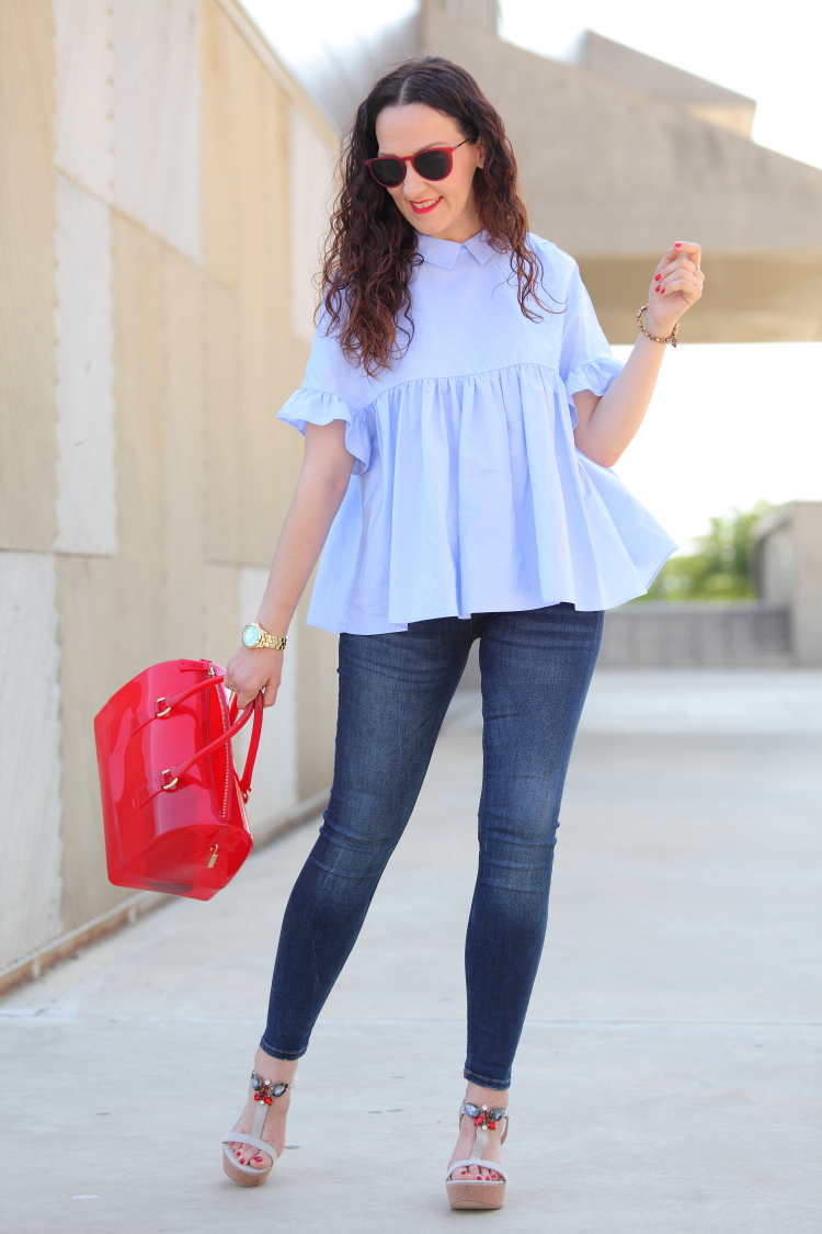 outfit blusa azul cielo