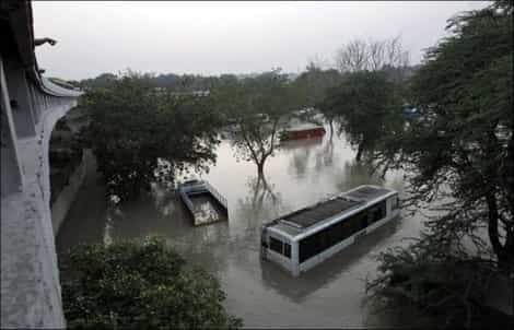 Banjir Kilat Menakutkan Di India ( 10 Gambar )