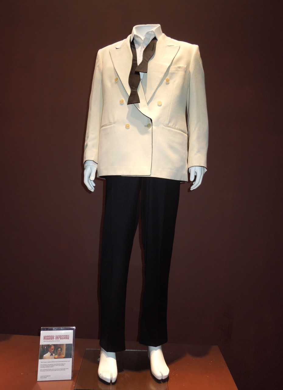 Hollywood Movie Costumes and Props: Tom Cruise's reversible tuxedo from ...