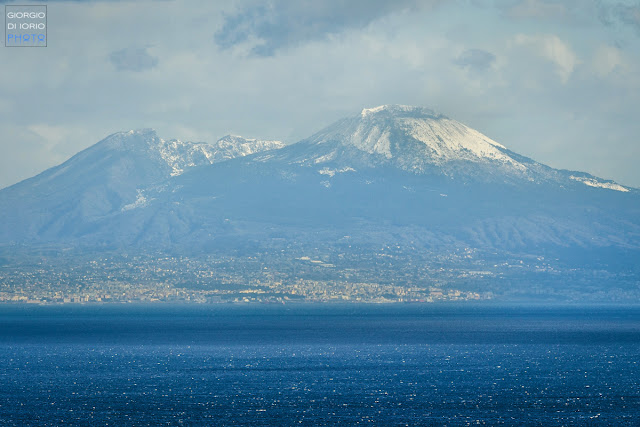 Epifania Ischia 2017, Vento e Gelo a Ischia, Foto Ischia, Castello Aragonese Ischia, Vesuvio innevato, Vesuvio visto da Ischia, Spiaggia dei Pescatori,