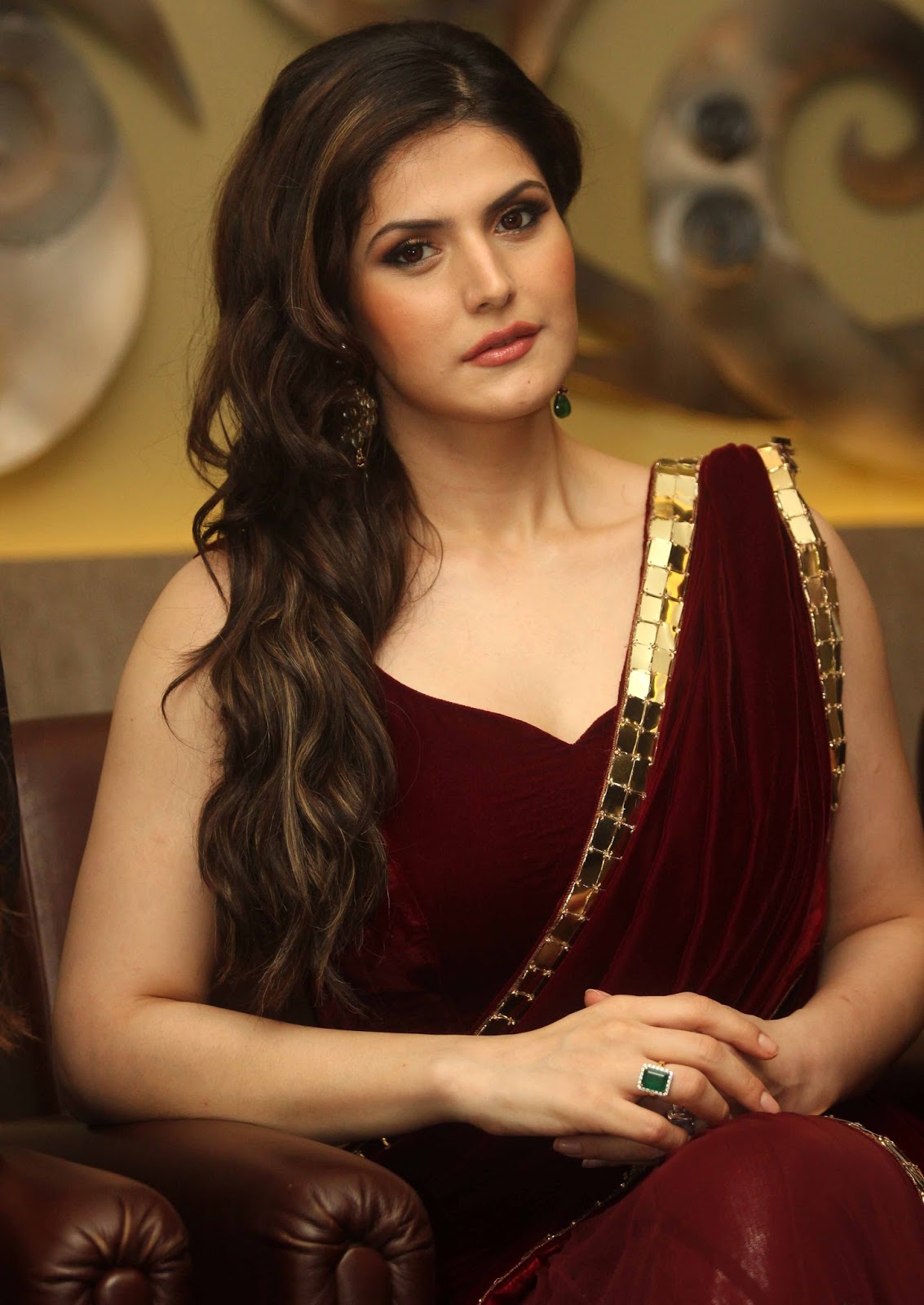 High Quality Bollywood Celebrity Pictures Zarine Khan Looks Ravishing In Saree At Gitanjali And