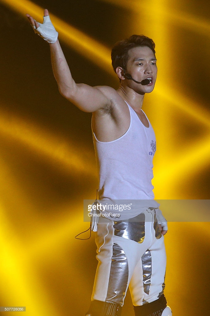 http://3.bp.blogspot.com/-3Mqyo-JpUGU/Vq8Jotd7GxI/AAAAAAABTPg/7ac9cGSA6aE/s1600/south-korean-singer-rain-performs-onstage-during-his-concert-the-picture-id507726056.jpg