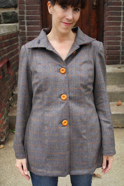 Beau Baby: Finished (with new and improved buttons!): Very Easy Vogue 8626