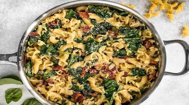 Bacon and Spinach Pasta with Parmesan
