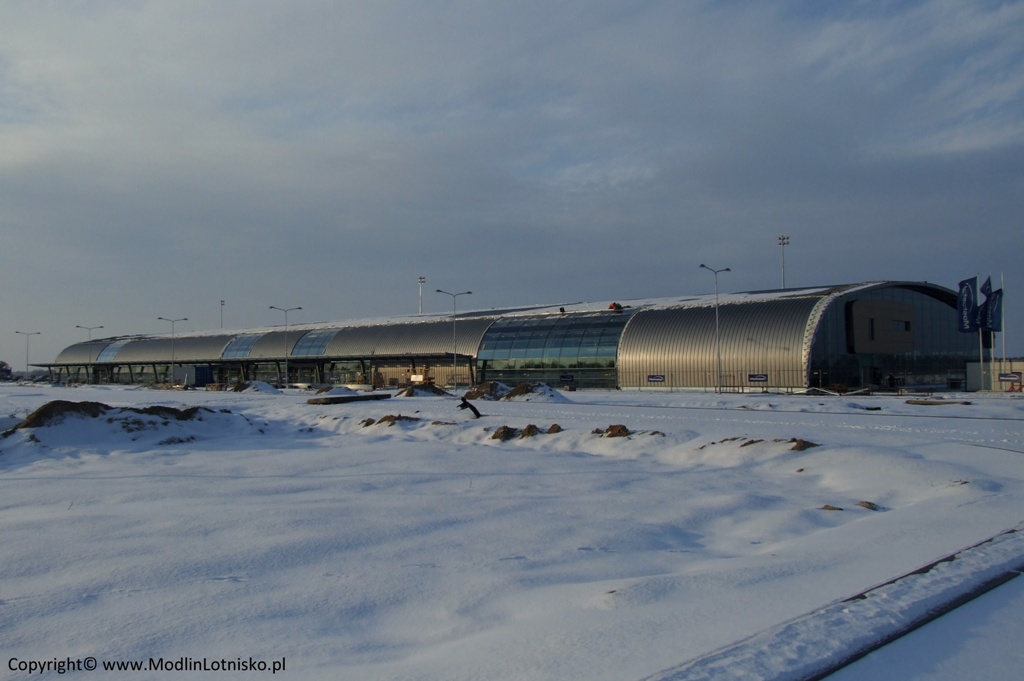 LOTNISKO WARSZAWA MODLIN MODLIN AIRPORT TAXI PARKING HOTEL RENT A