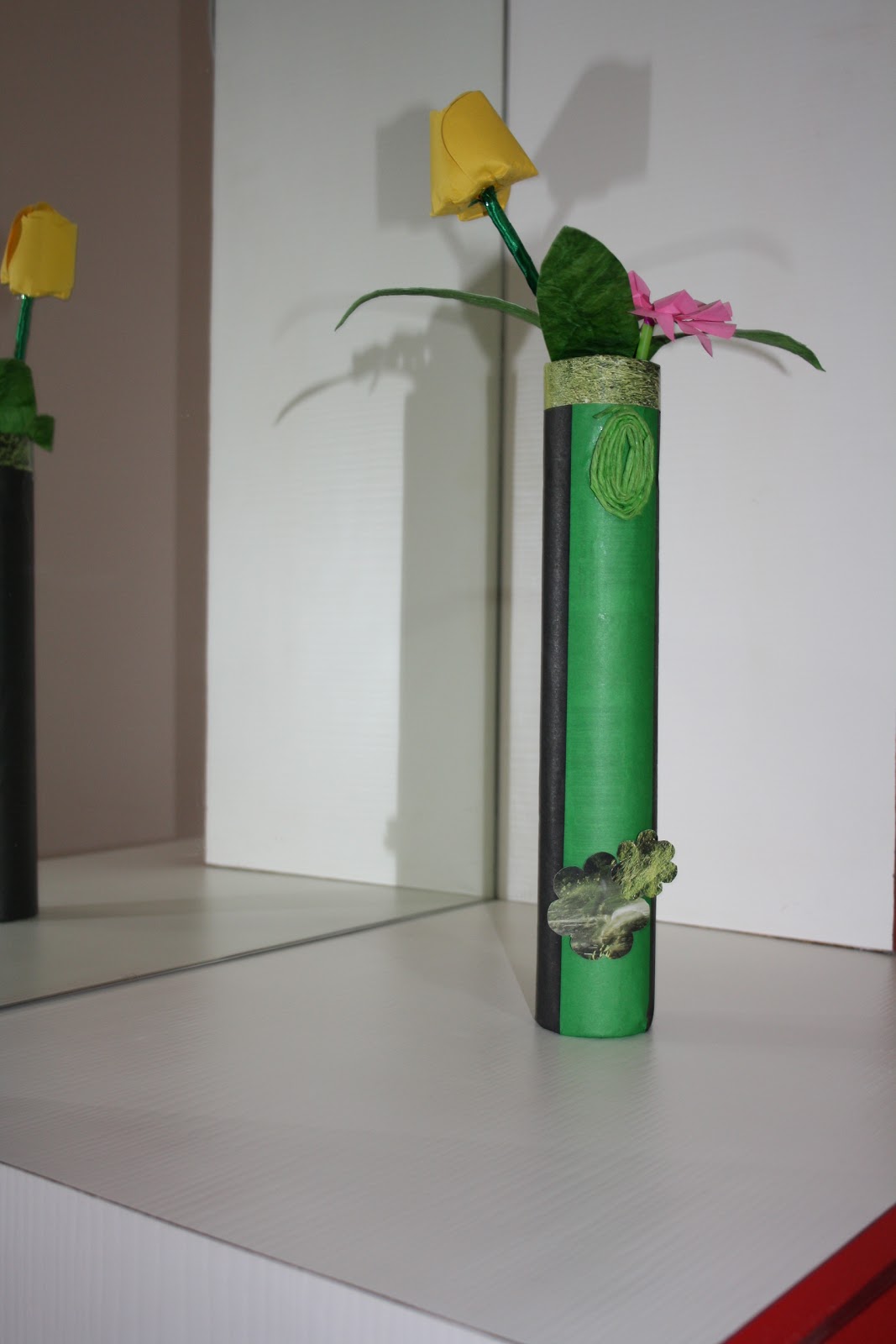 Priyanka's Creative World how to make vase using waste material