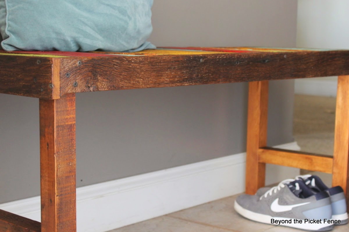 Reclaimed Wood Bench http://bec4-beyondthepicketfence.blogspot.com/2014/12/these-are-few-of-my-favorite-things_27.html