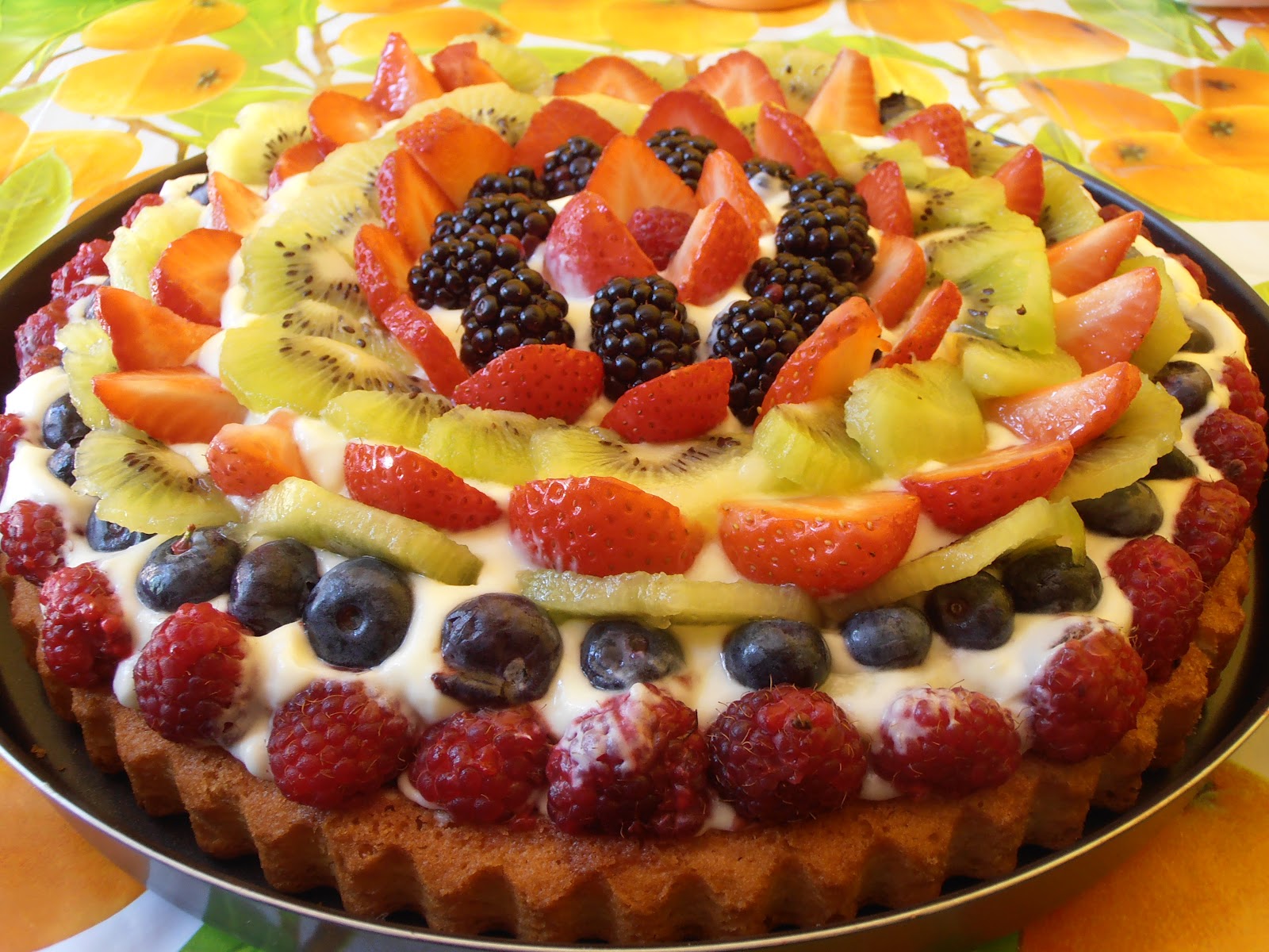 decorare torta con frutta