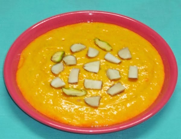 Aamrakhand in a serving bowl