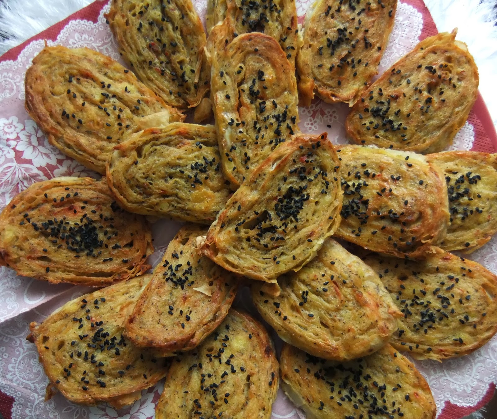 dolaptakitarifler Patatesli Dilim Börek
