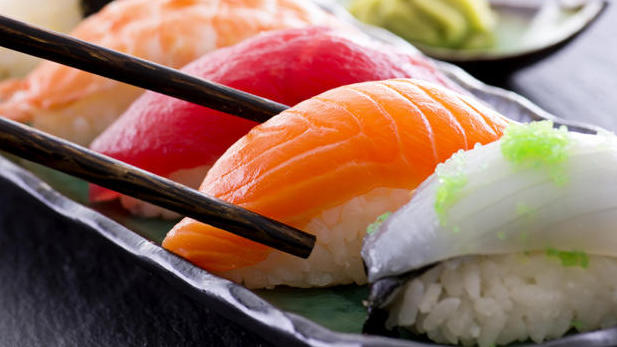 Mangiava Sushi al Salmone crudo tutti i giorni: tenia verme solitario