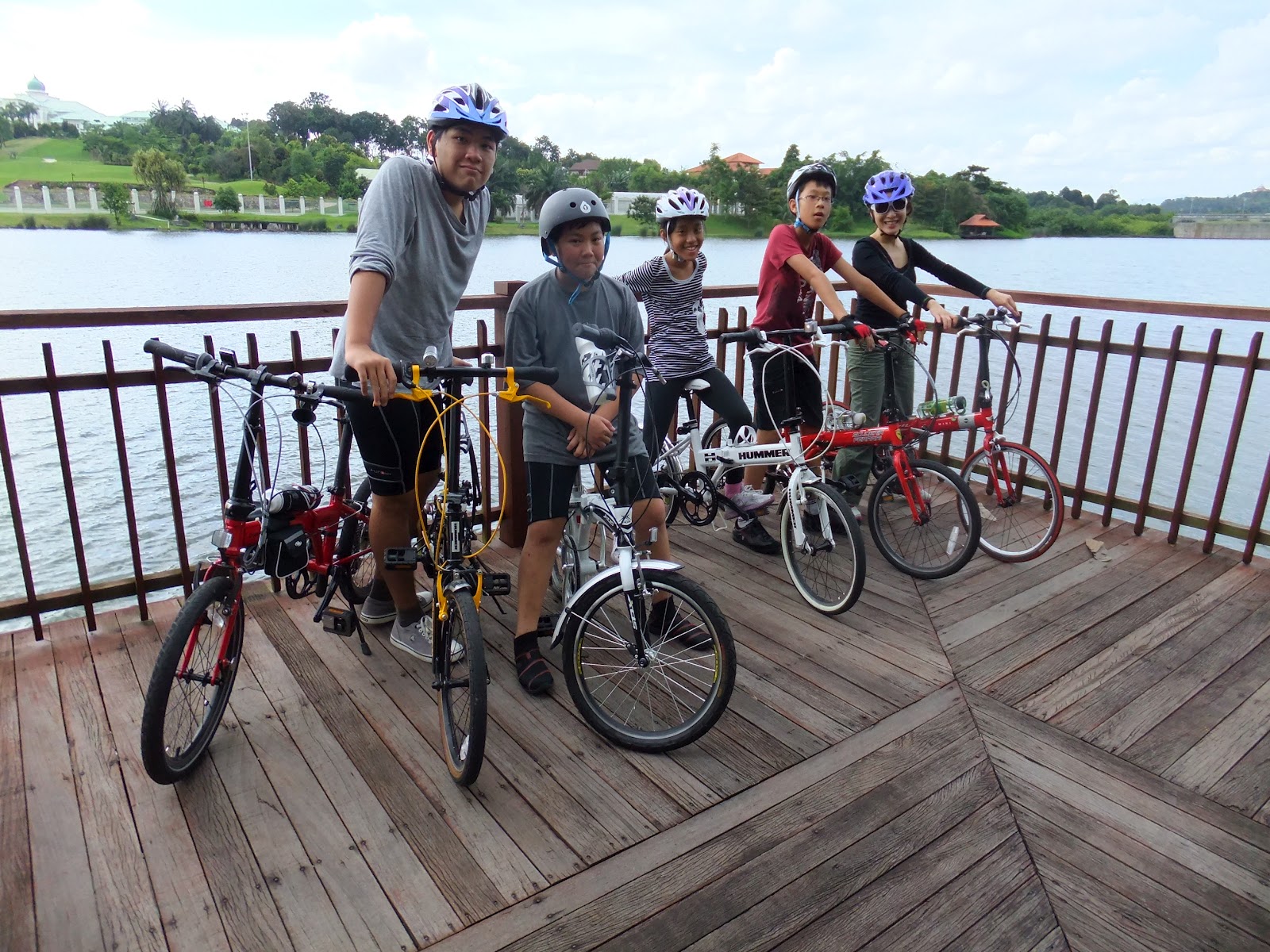 haPpY HaPpY Folding Bikes Invasion into Putrajaya