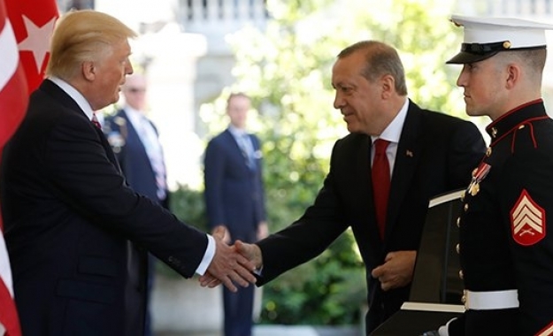 Trump και Erdogan εξέφρασαν τις προσδοκίες τους για ενίσχυση της συνεργασίας ΗΠΑ - Τουρκίας