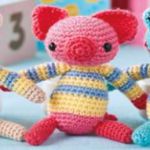 http://www.topcrochetpatterns.com/free-crochet-patterns/three-amigurumi-animals