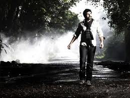 Tamil Songs Lyrics Yedho Ondru Ennai Thakka Paiyaa yedho ondru ennai thakka paiyaa