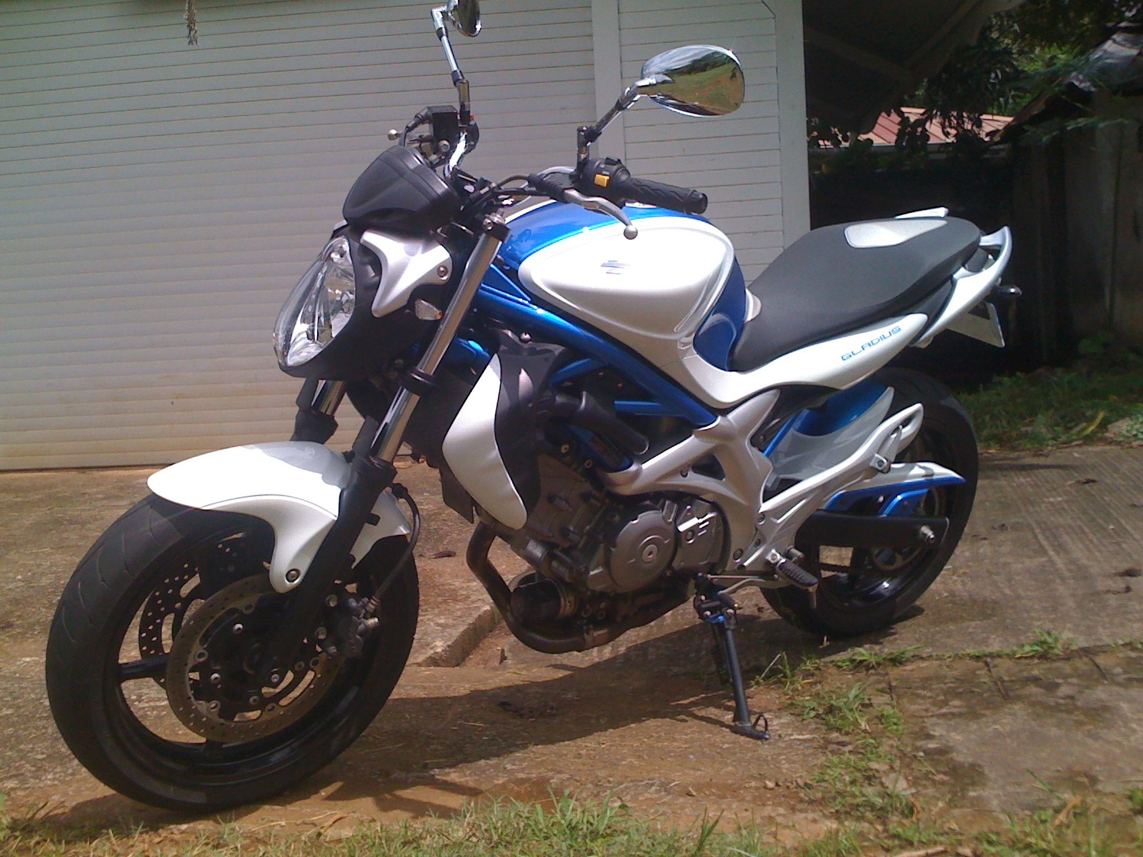 Suzuki sv 400 gladius