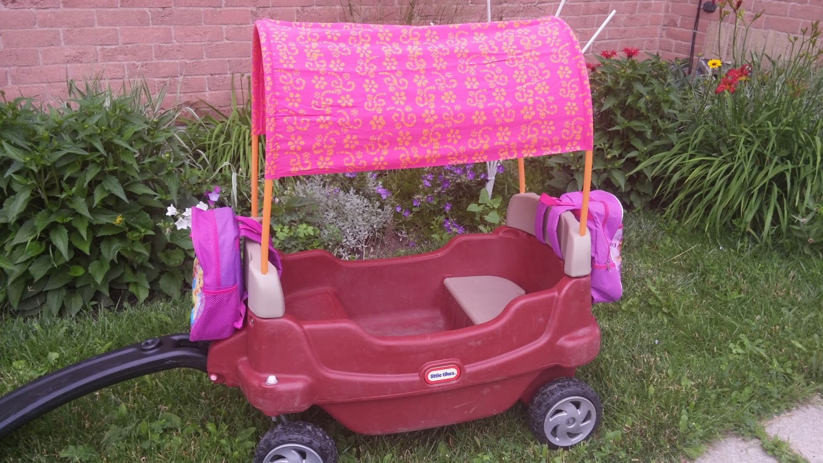 iamMOMMYfied! DIY Removable Canopy for Collapsable Wagon