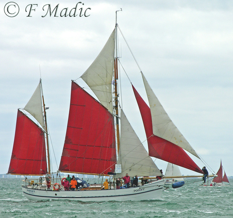 Voiliers à 2 mâts (voiles auriques ou carrées) POPOFF