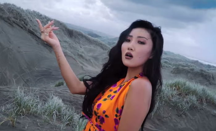 흑발에 '호피 무늬 원피스' 입고 '섹시미' 제대로 터진 마마무 화사 | 인스티즈