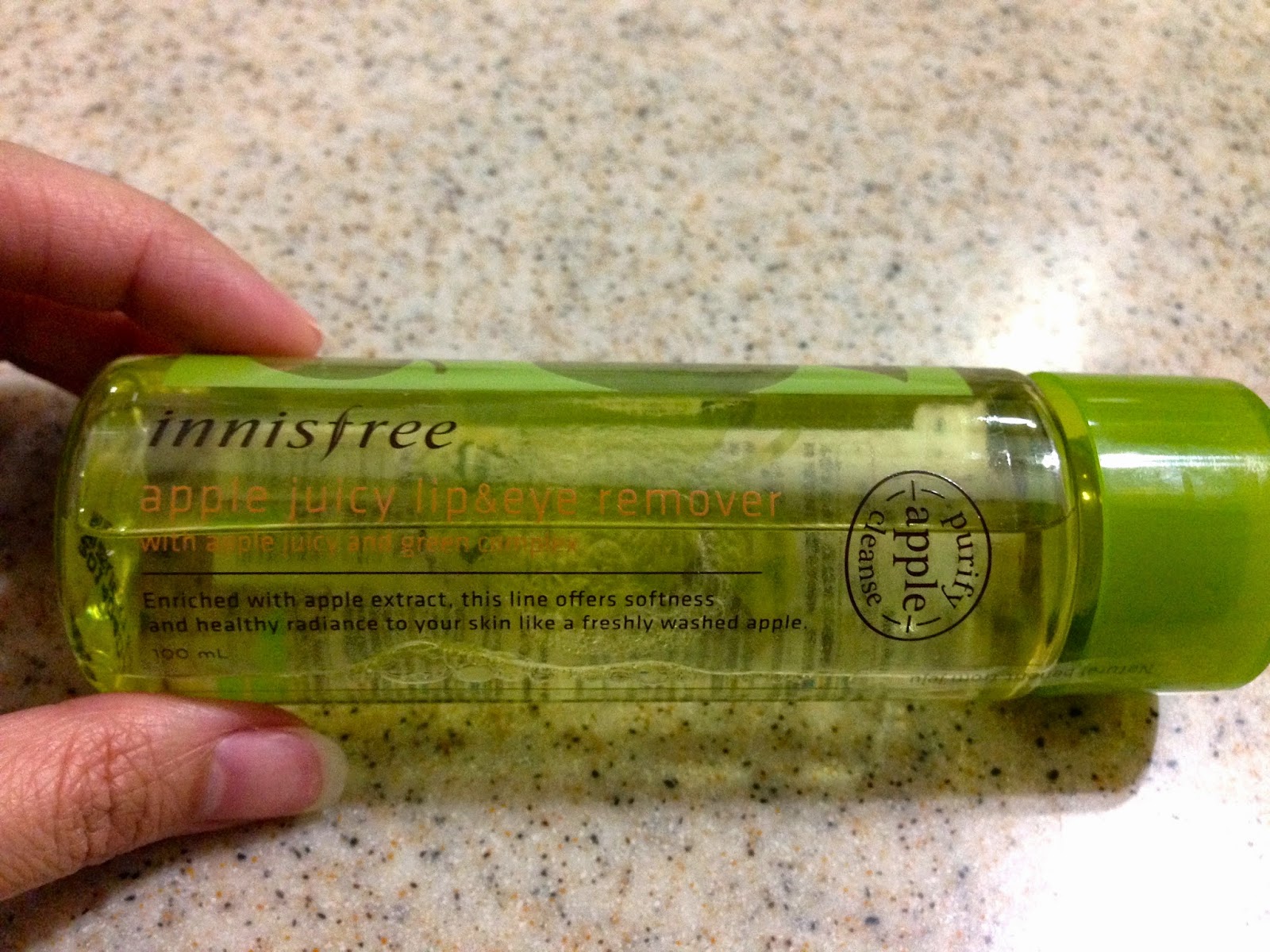Sisters Who Love Beauty... innisfree apple juicy lip & eye remover