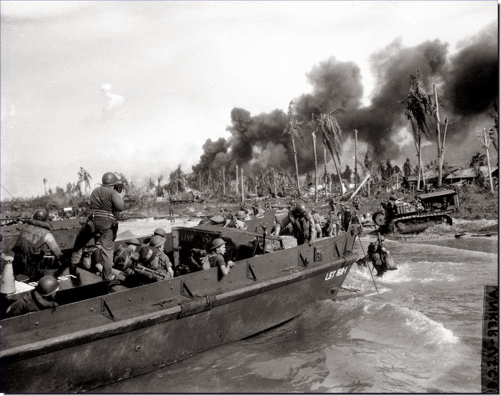 PICTURES FROM WAR AND HISTORY Australian Soldiers In The Second World War (WW2) A Pictorial PICTURES FROM WAR AND HISTORY Australian Soldiers In The Second World War (WW2) A Pictorial