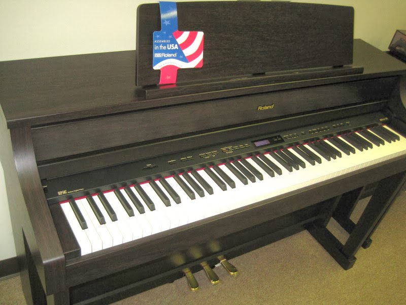 Roland HP507 digital piano