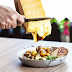 Dose extra de queijo: prato da culinária suíça entra para o cardápio de restaurante de Blumenau (SC)