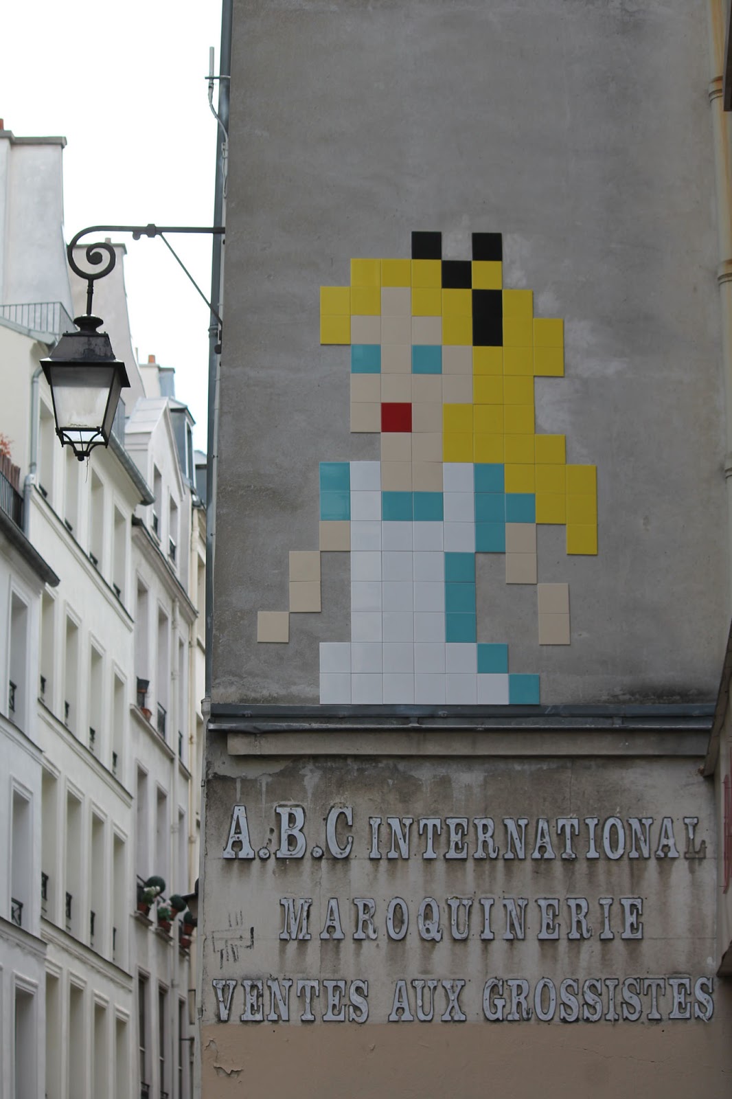 Alice In Wonderland”, a new invasion by Invader in Paris