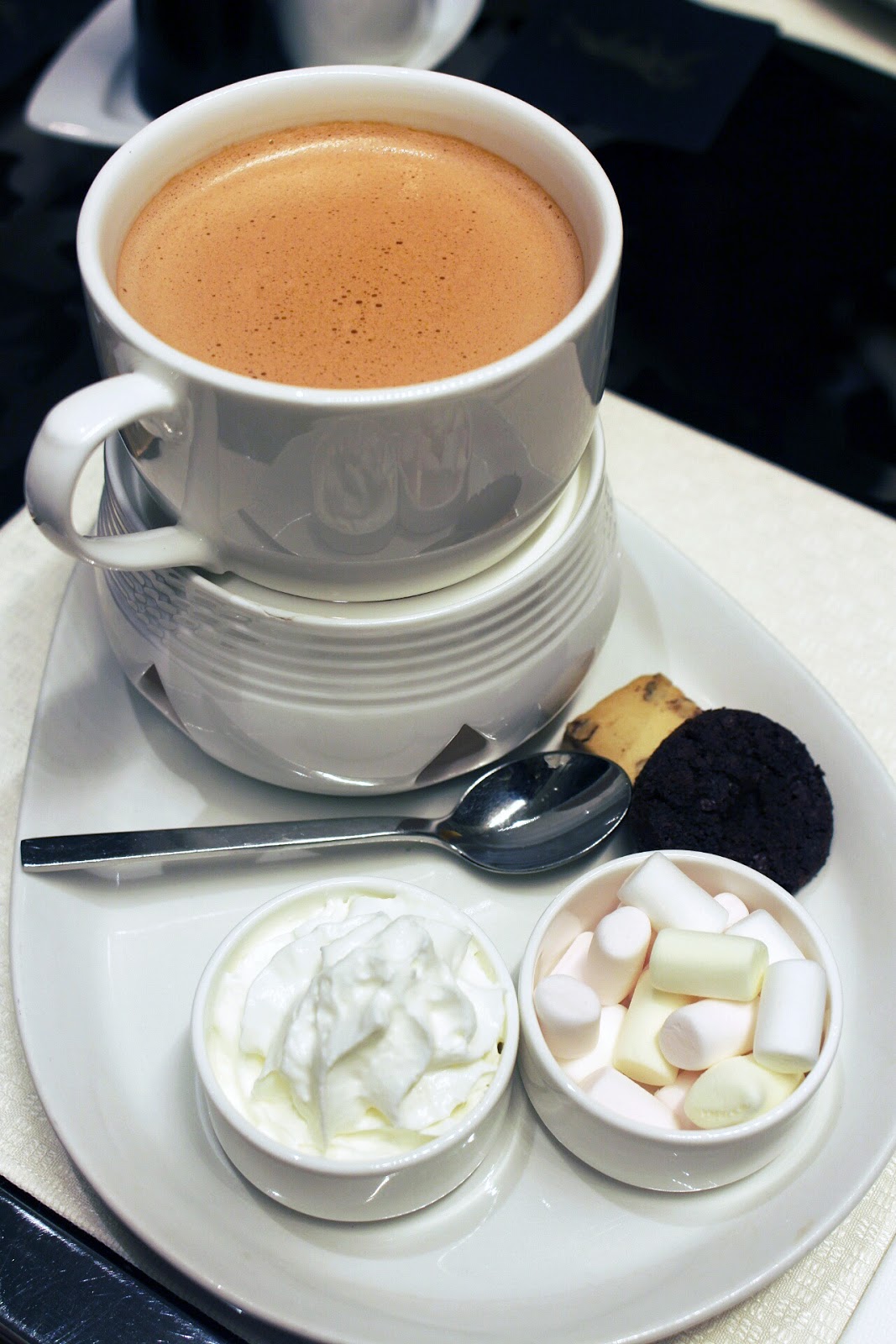 MGM Macau ♥ Pastry Bar 美好甜點午餐 + Grande Praca Cafe 寫意餵魚下午茶 ♥