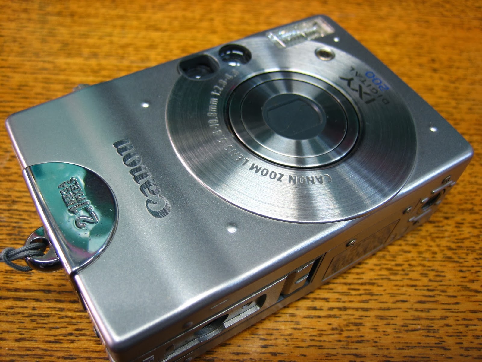 jimmy`s Canonデジカメ コレクション: IXY DIGITAL 200 レビュー