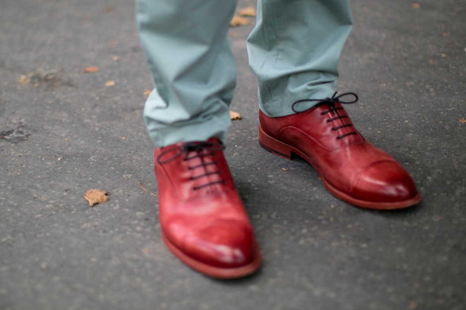 Мрц мужская обувь. Красные туфли мужские. Красные ботинки мужские. Красные лакированные туфли мужские. Полуботинки мужские красные.