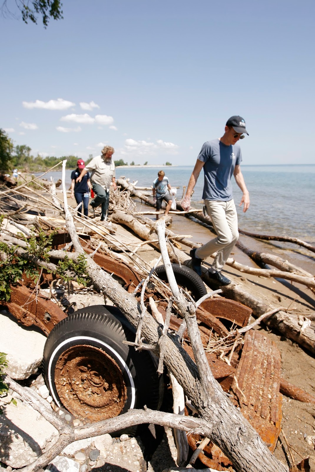 Mark Kodiak Ukena Shedd Aquarium and Volunteers Zion Beach CleanUp