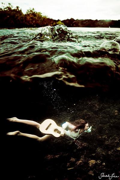 sarah lee fotografia mulheres subaquáticas mar água