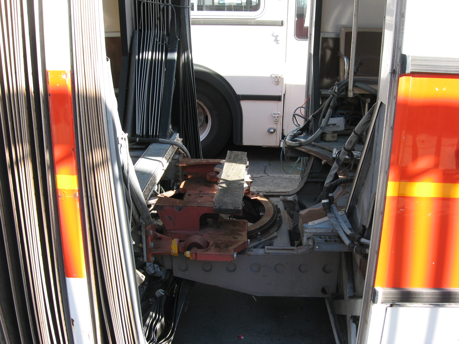 KnowTheAuto by SM Articulated Buses What and Why??