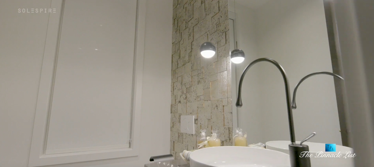 38 Photos vs. 2111 & 2121 Union Court , West Vancouver Luxury Homes Interior Design Tour