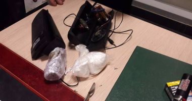 محاولة تهريب كوكايين داخل سماعة بمطار القاهرة محاولة تهريب كوكايين داخل سماعة بمطار القاهرة