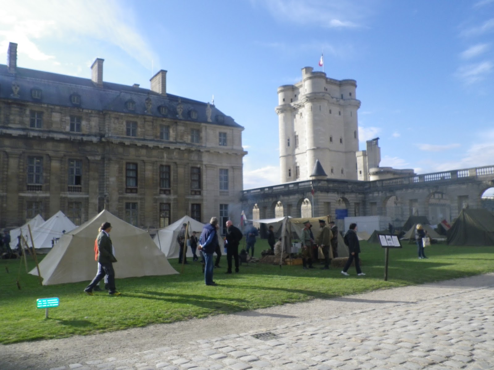 Chateau De Vincennes Visite Journée Du Patrimoine Ma Kubelwagen Lili: CHATEAU de VINCENNES journées du patrimoine