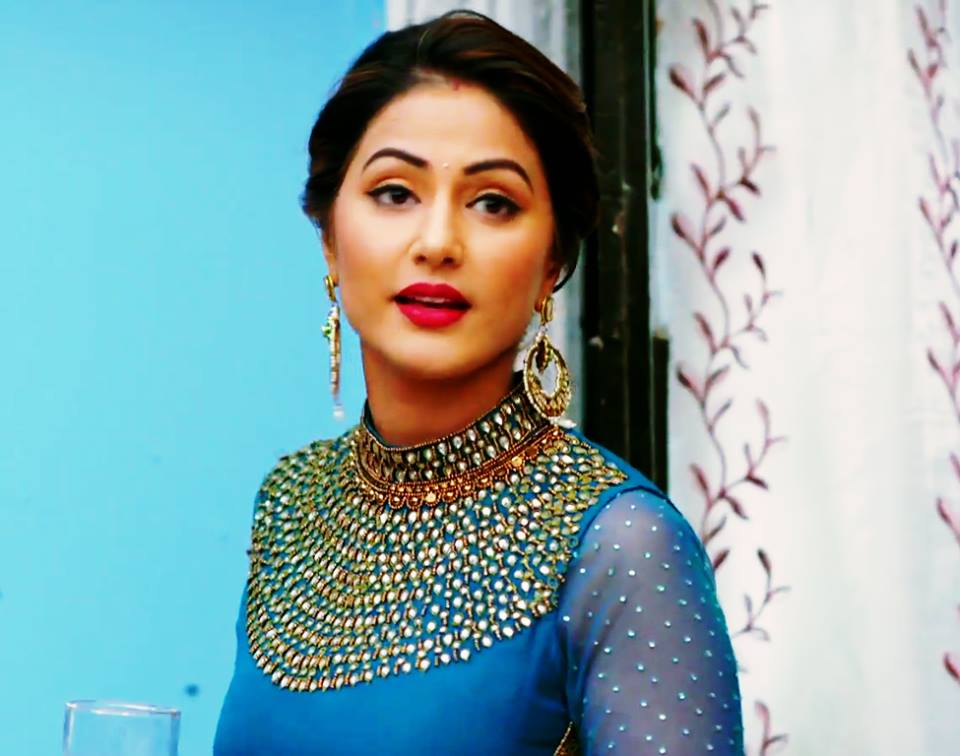Download All New Collection of Hina Khan Photos in HD 