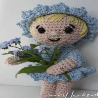 PATRON GRATIS MUÑECA FLOR AMIGURUMI 29622