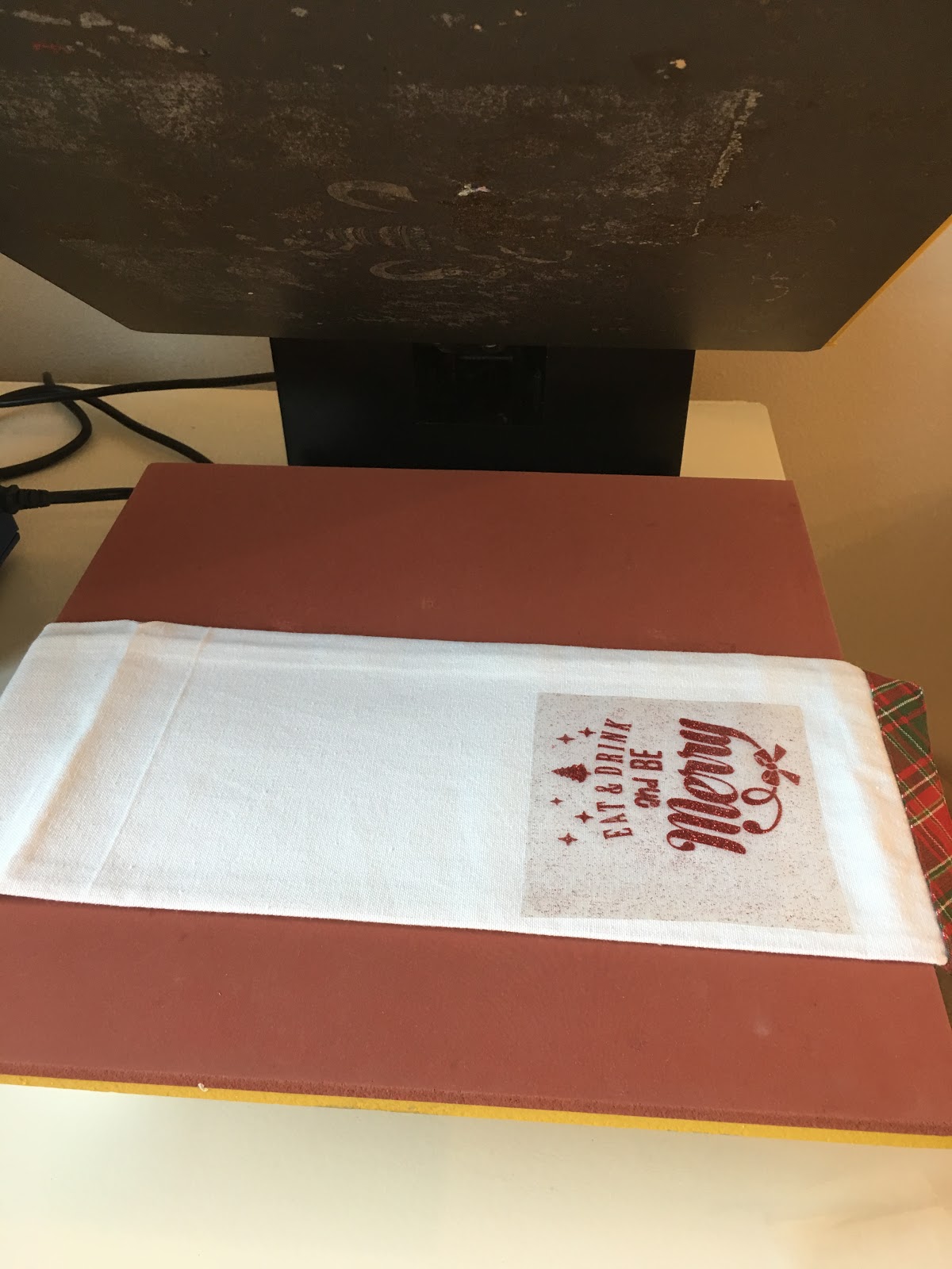 10 Unique Blanks for Heat Transfer Vinyl (That Will Rock Your Holiday