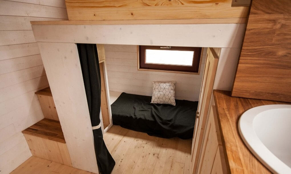 04-Single-Guest-Bedroom-Baluchon-Multi-Level-Prefabricated-Tiny-House-on-Wheels-www-designstack-co