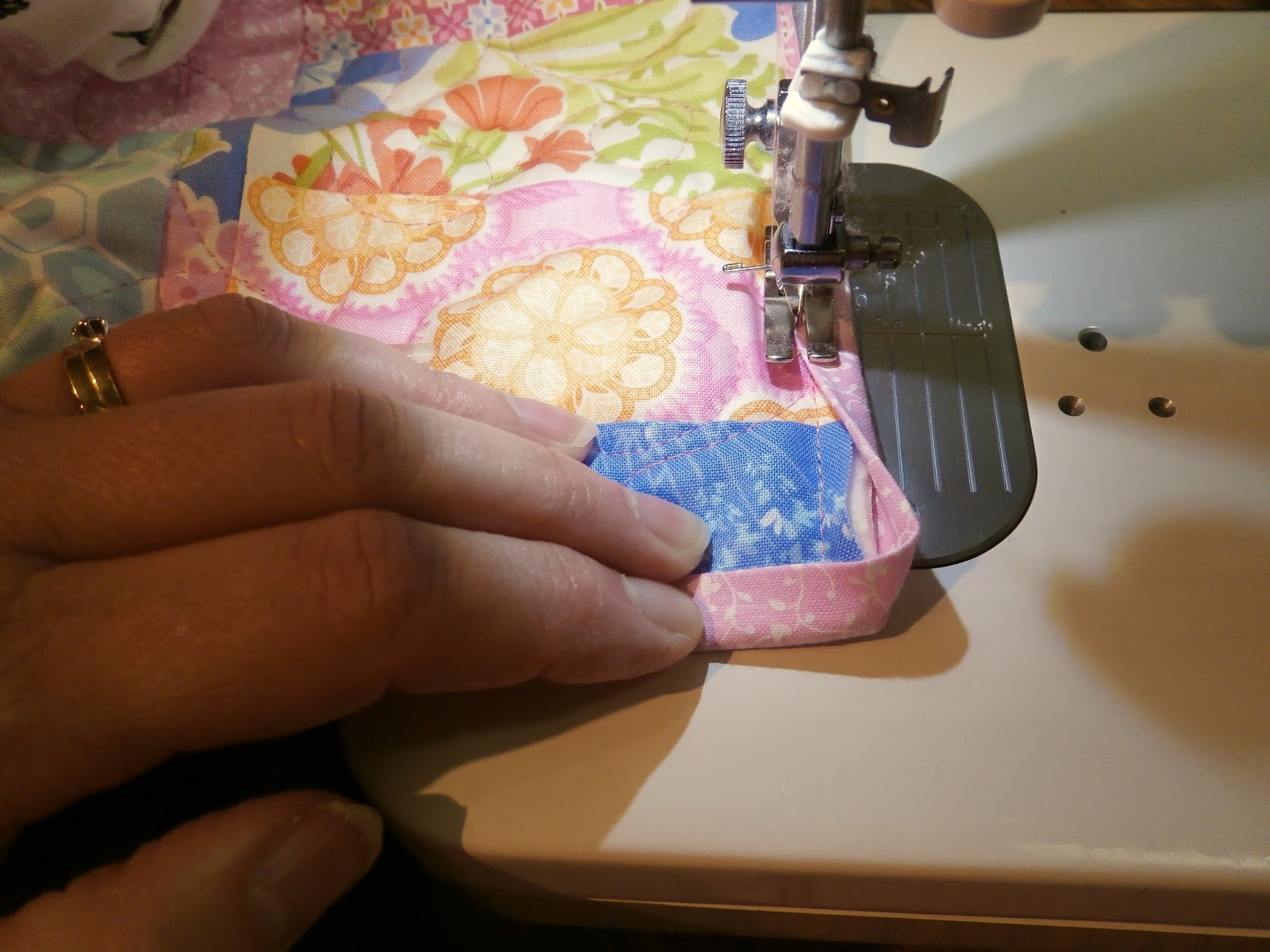 Pamelaquilts Tuesday Tips Sewing Binding by Machine
