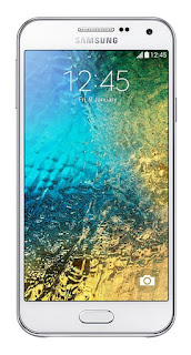 Samsung Galaxy E5 tampak depan
