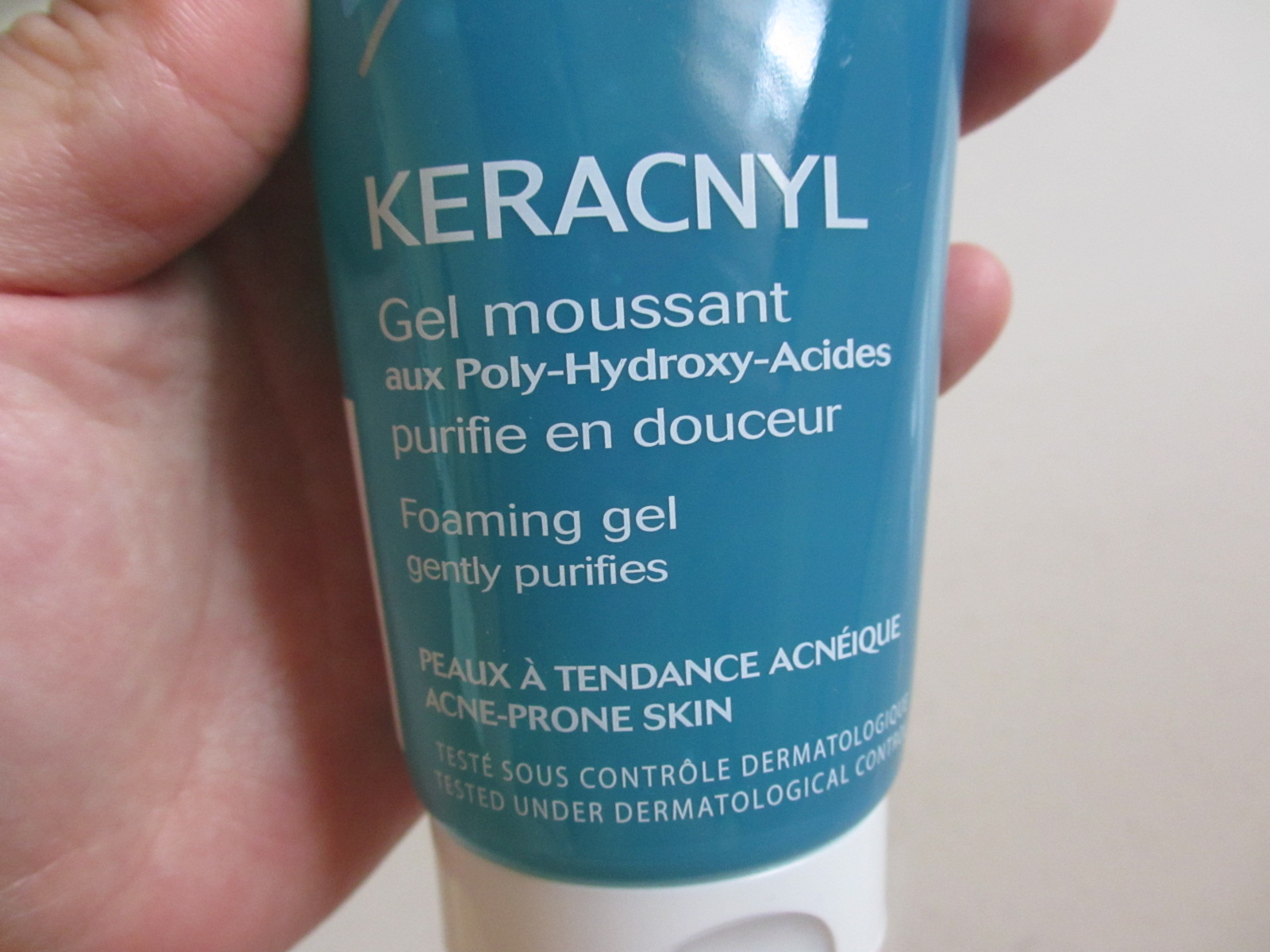 ducray keracnyl foaming gel uses