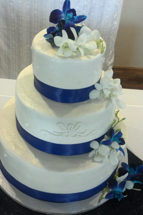  white almond wedding cake frosting 