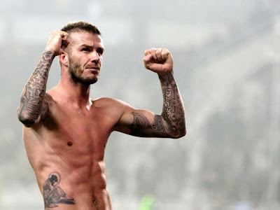 David Beckham sem camisa 