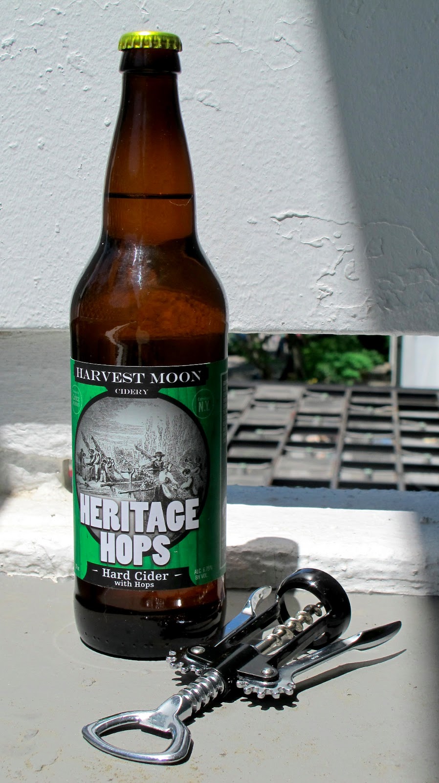Along Came a Cider Cider Review Harvest Moon Heritage Hops Hard Cider