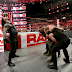 The Shield retorna atacando Braun Strowman e ajuda Roman Reigns a reter o Universal Championship