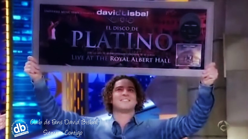 David Bisbal con el disco de platino por Live At The Royal Albert Hall, Club de Fans, Espana