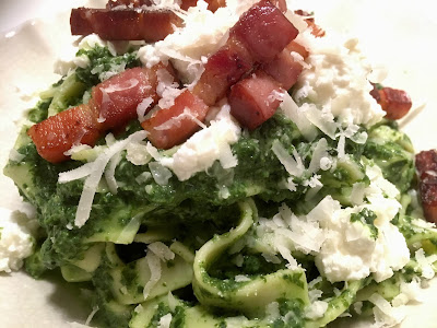 Ensalada de kale con "tallarines verdes" - inspirado en Jamie Oliver - el gastrónomo - ÁlvaroGP - Receta